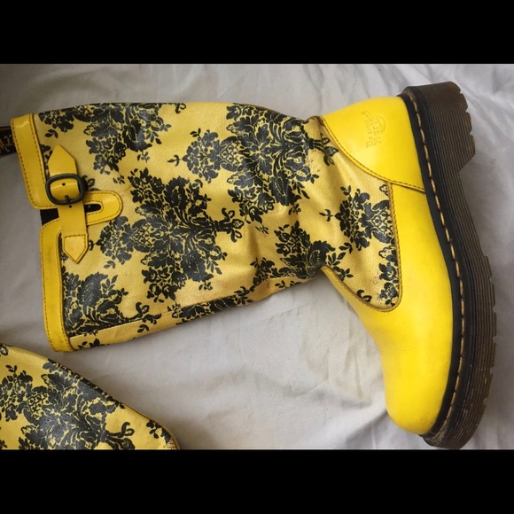 Auth Dr. Martens Nellie Yellow Rain Boots Floral - Picture 3 of 8